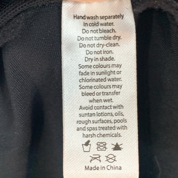 Sea Level High Leg Bandeau Removable Straps One Piece Swimsuit - Black - size 4 - Picture 7 of 8